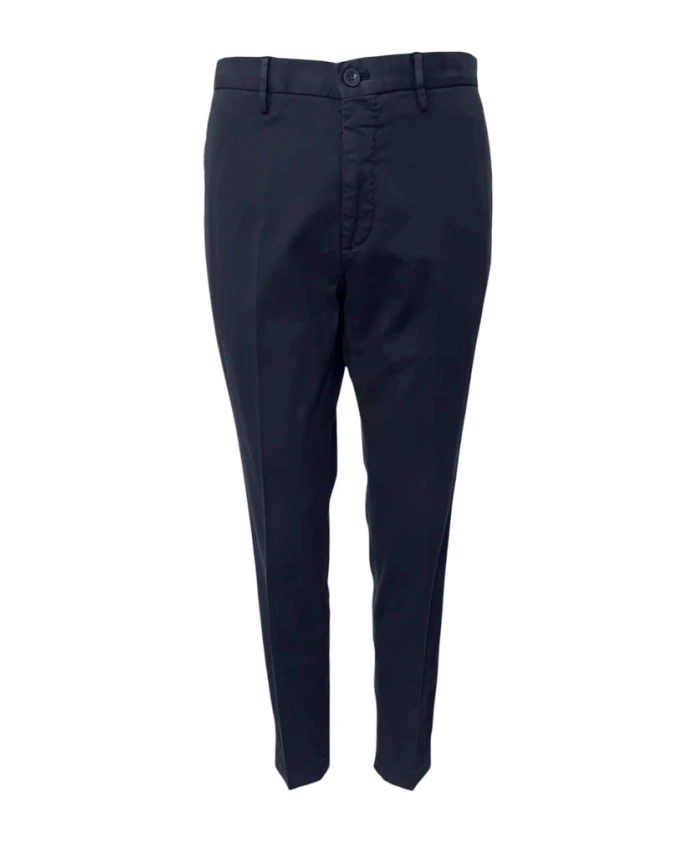 Брюки чинос темно-синего цвета, зауженный крой, классическая застежка. Incotex, синий
Брюки чинос темно-синего цвета, зауженный крой, классическая застежка. Incotex, синий