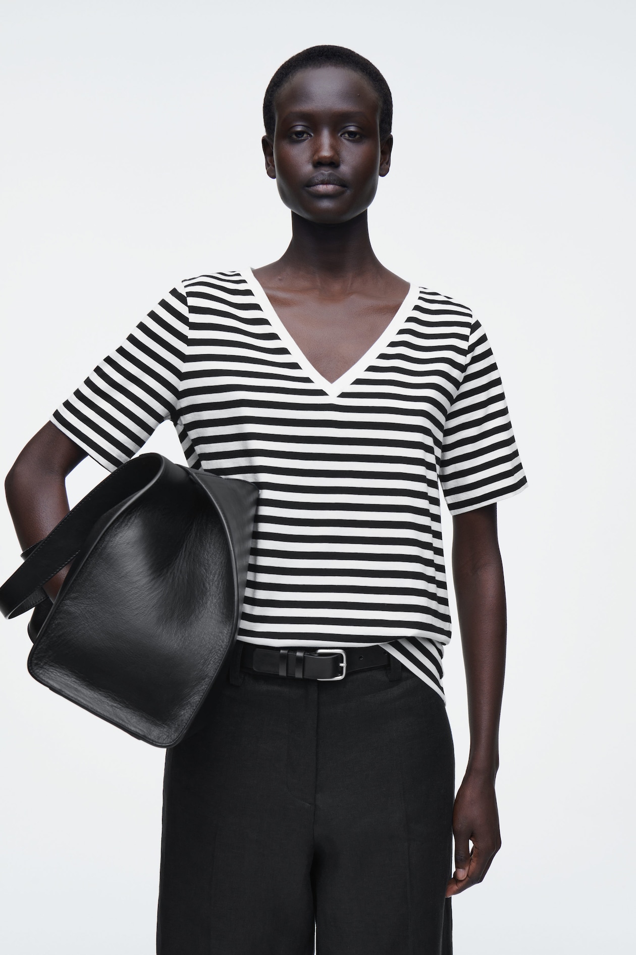 Футболка 24/7 с v – образным вырезом-regular fit COS, черный/белый/полосатый
Футболка 24/7 с v – образным вырезом-regular fit COS, черный/белый/полосатый