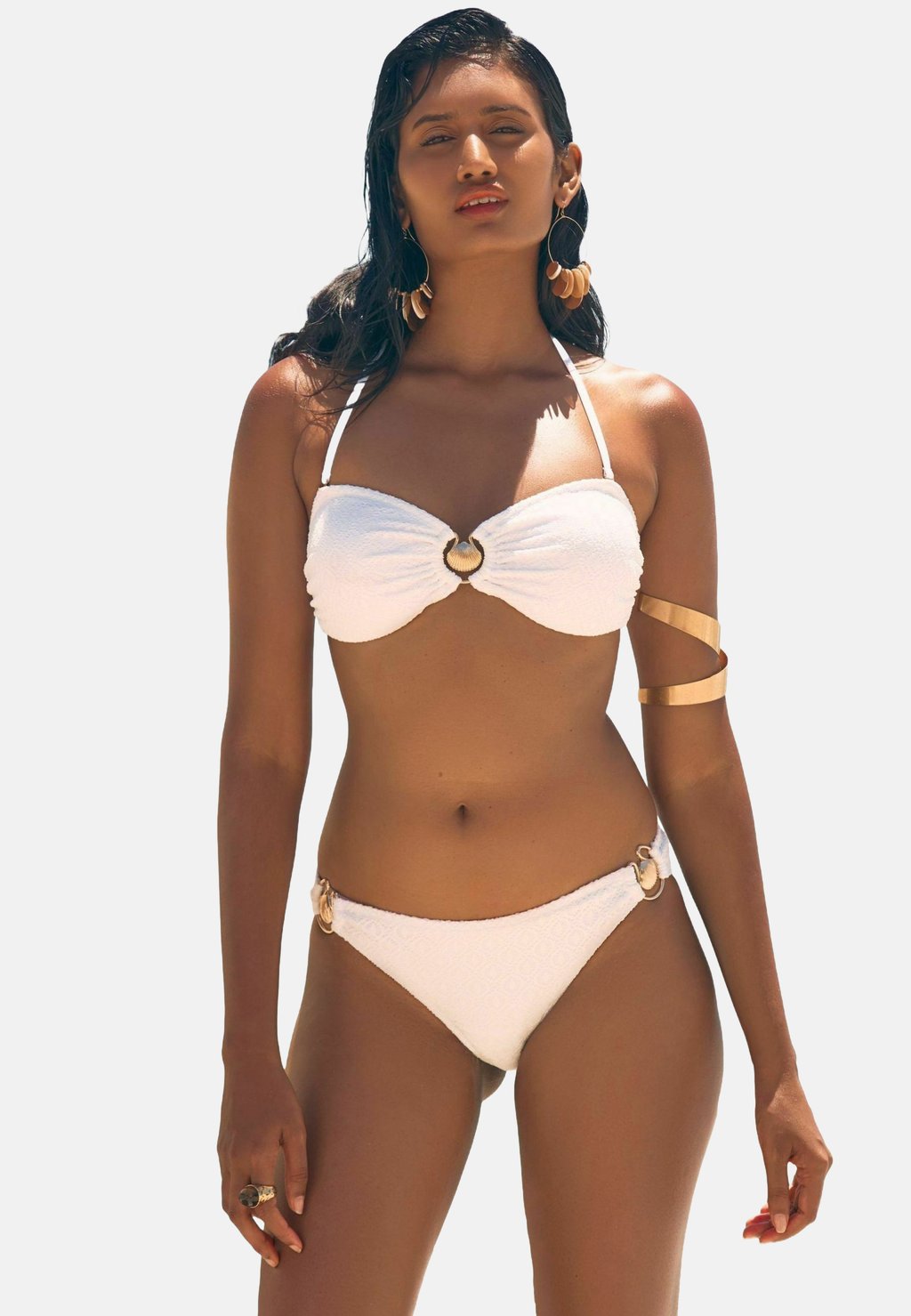 Плавки бикини TEXTURED SHELL TRIM Love & Roses, белый
Плавки бикини TEXTURED SHELL TRIM Love & Roses, белый