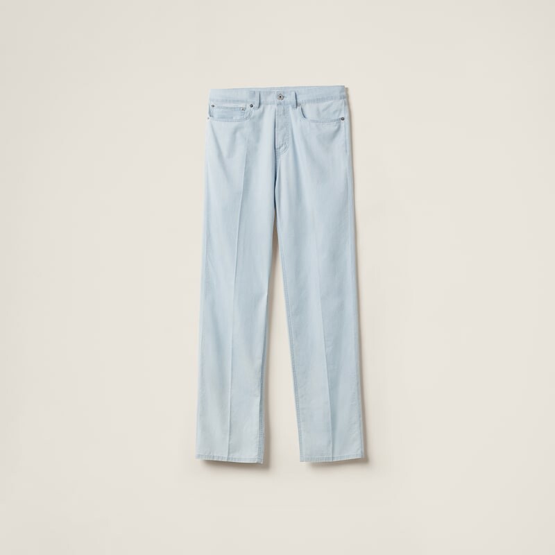 Джинсы с пятью карманами из денима шамбре. Miu Miu, голубой
Джинсы с пятью карманами из денима шамбре. Miu Miu, голубой