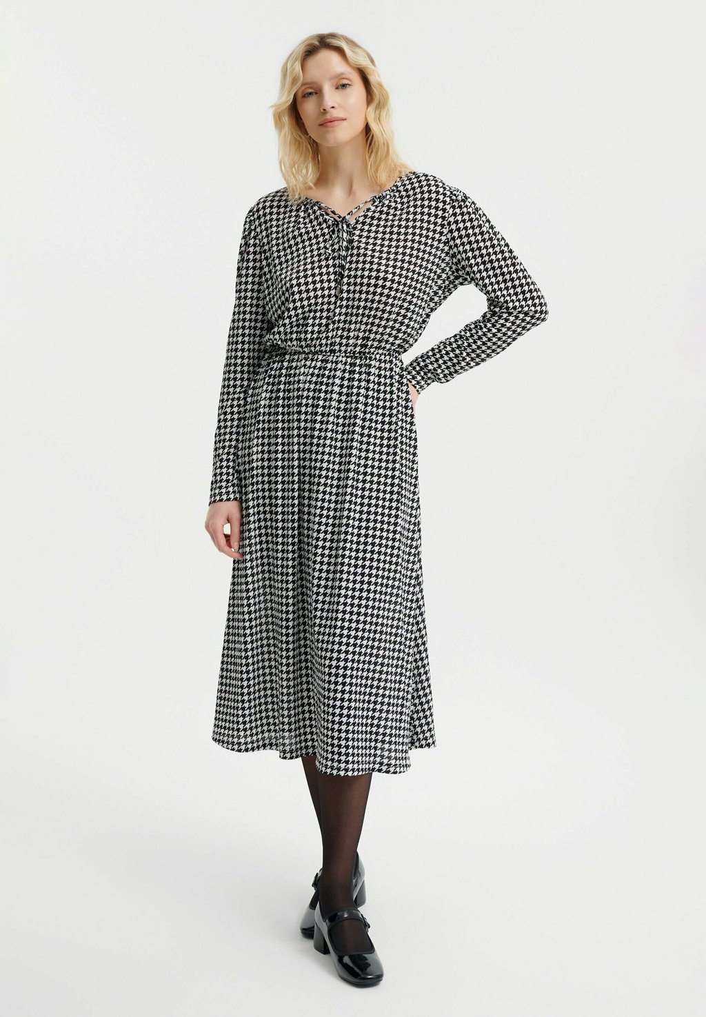 Повседневное платье Greenpoint, черный
Повседневное платье Greenpoint, черный