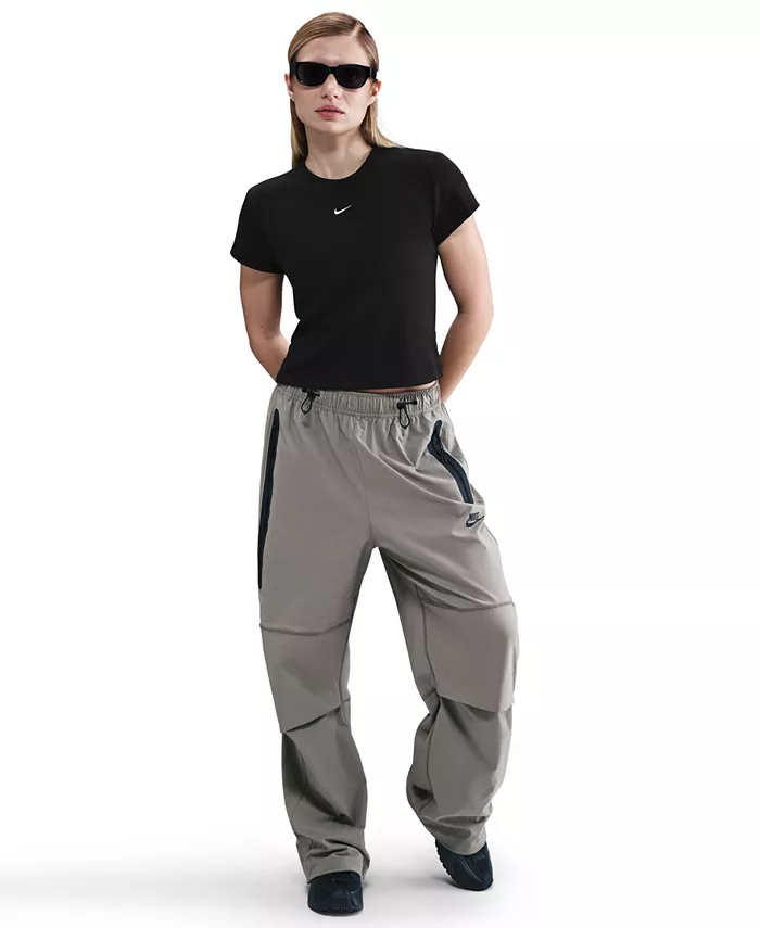 Женская спортивная футболка с коротким рукавом в рубчик Nike, черный
Женская спортивная футболка с коротким рукавом в рубчик Nike, черный