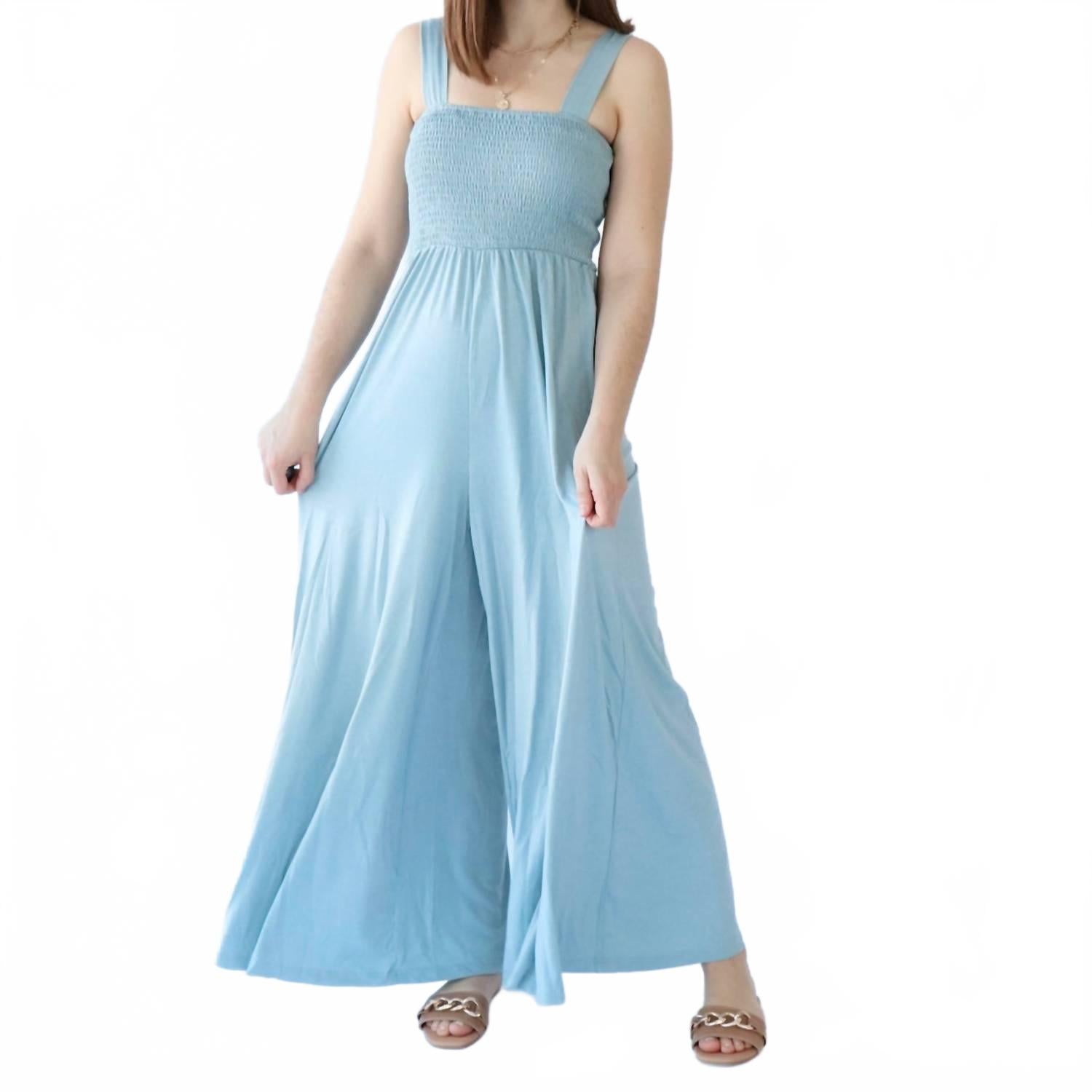 Смок-топ комбинезон в синем цвете Mountain Valley 
Смок-топ комбинезон в синем цвете Mountain Valley