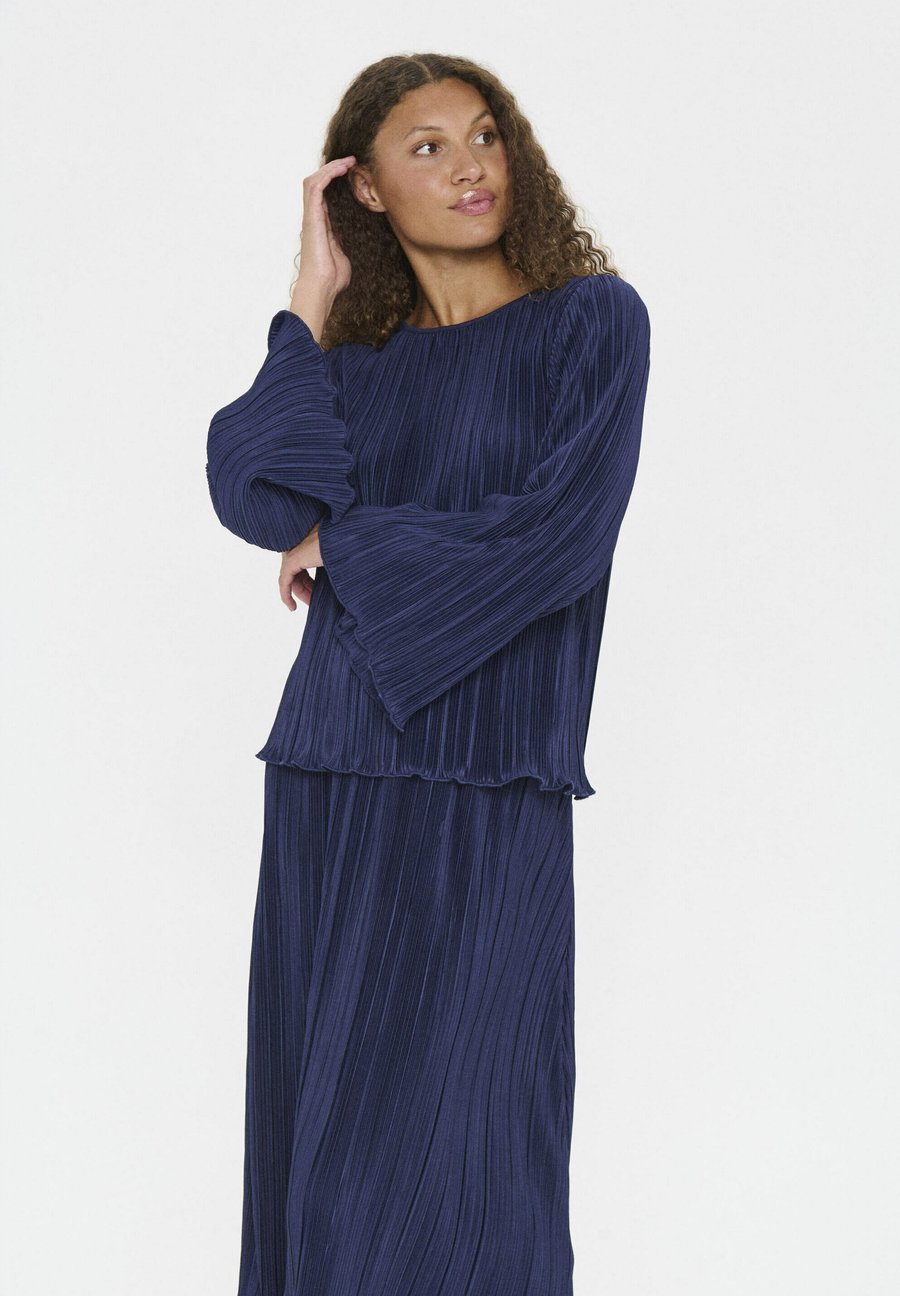 Блуза Saint Tropez ZUNISZ, Eclipse/Blue
Блуза Saint Tropez ZUNISZ, Eclipse/Blue