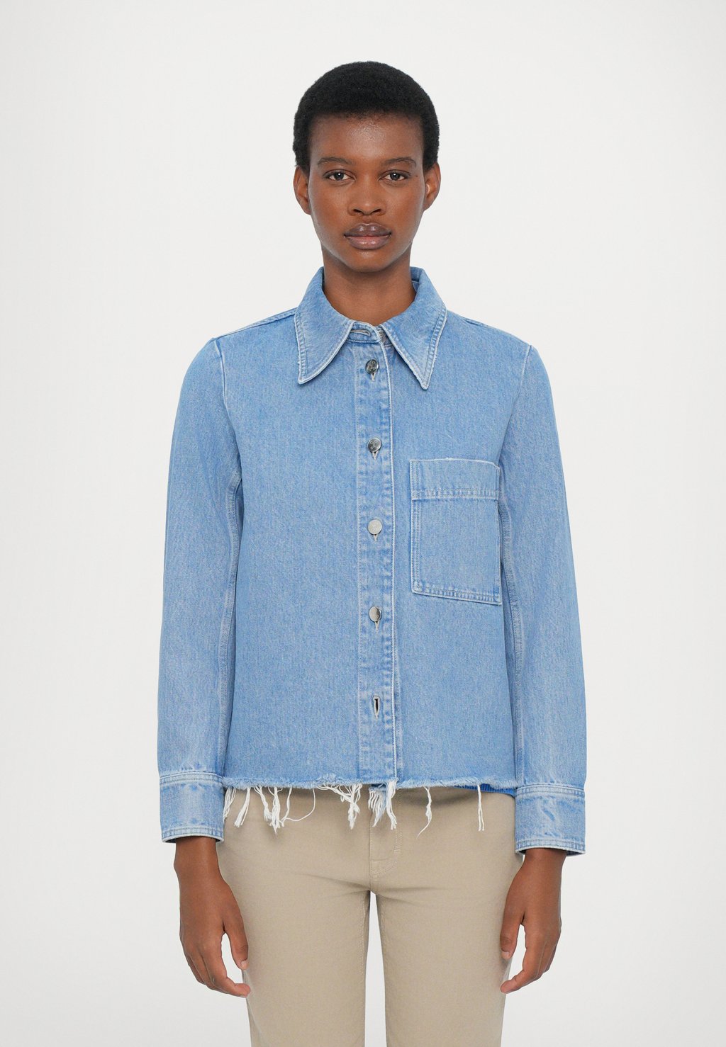 Джинсовая куртка CLOSED, цвет Denim Washed Blue
Джинсовая куртка CLOSED, цвет Denim Washed Blue