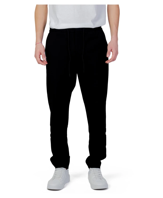 Черные спортивные штаны для мужчин Hugo, черный
Черные спортивные штаны для мужчин Hugo, черный