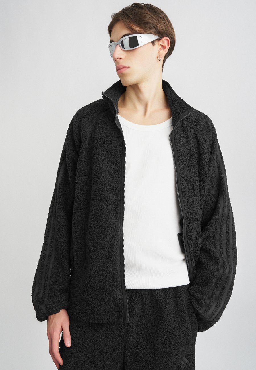 Флисовая куртка Adidas Originals Fleece jacket, Black
Флисовая куртка Adidas Originals Fleece jacket, Black