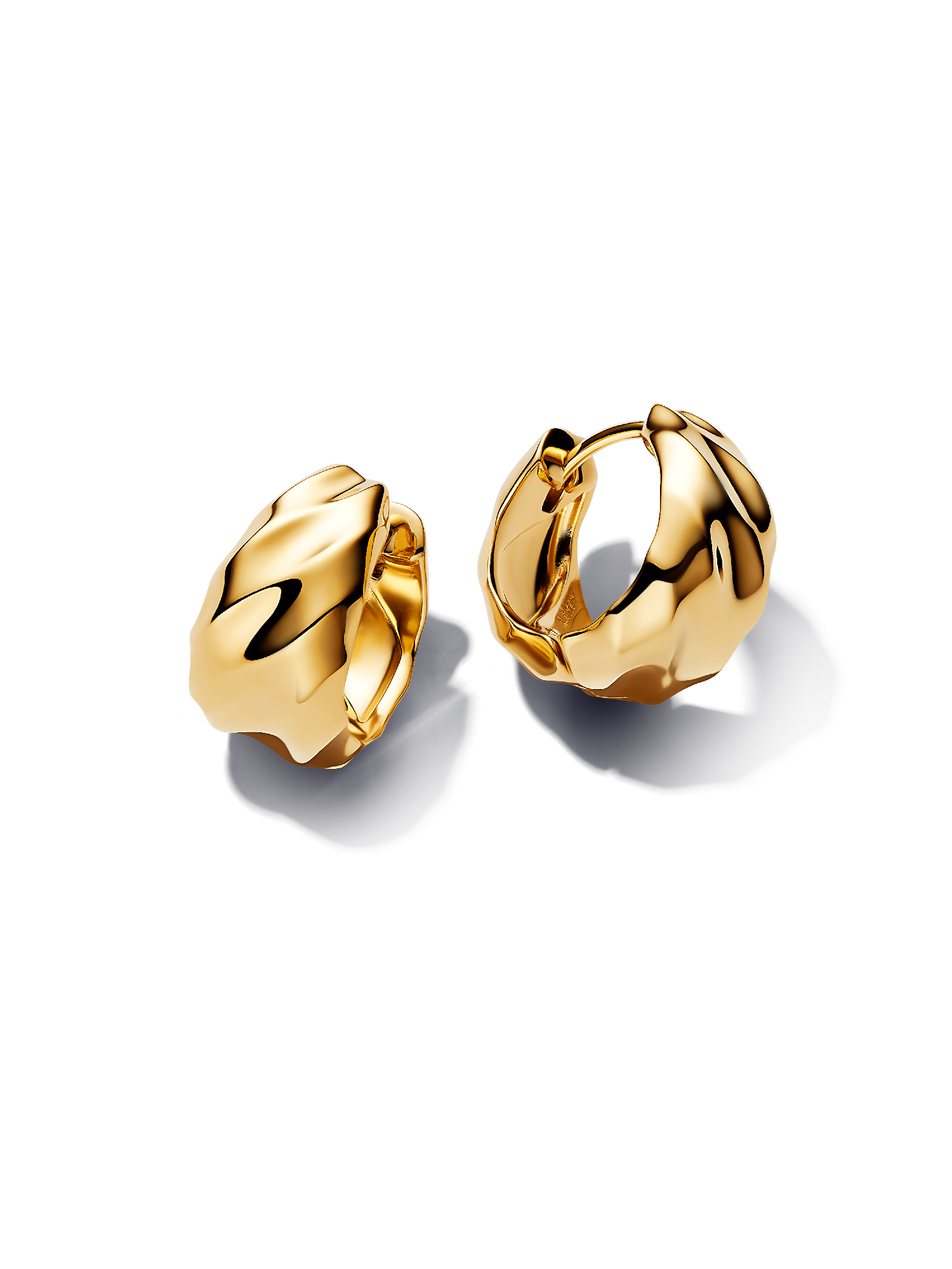 Серьги-кольца с волнистыми краями Pandora, 14-каратное золотое покрытие
Серьги-кольца с волнистыми краями Pandora, 14-каратное золотое покрытие