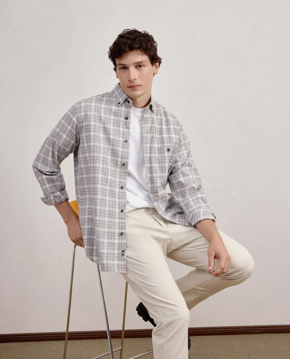 Мужская рубашка с длинным рукавом в клетку фантазийной расцветки Dustin
Мужская рубашка с длинным рукавом в клетку фантазийной расцветки Dustin