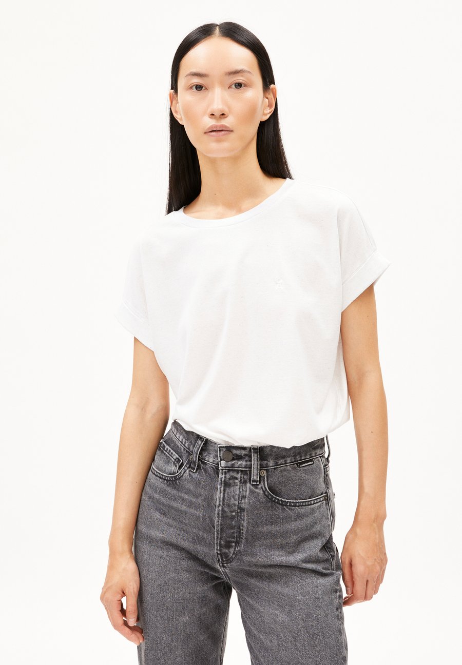 Футболка ARMEDANGELS IDAARA CIRCULAR, Used White/Off-White, Белый, Футболка ARMEDANGELS IDAARA CIRCULAR, Used White/Off-White
Футболка ARMEDANGELS IDAARA CIRCULAR, Used White/Off-White, Белый, Футболка ARMEDANGELS IDAARA CIRCULAR, Used White/Off-White