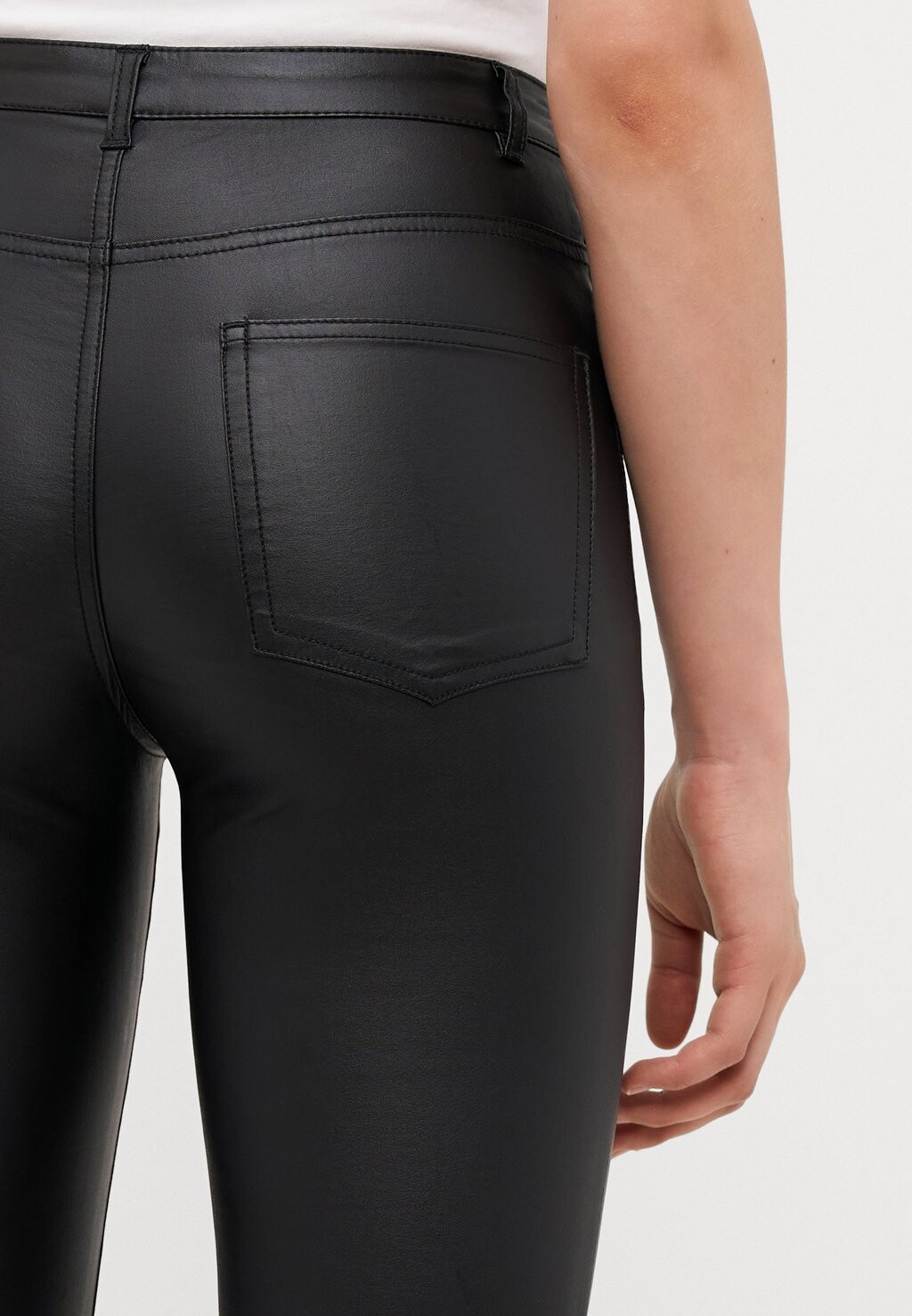 Брюки ONLFERN GOSH SLIT ONLY Tall, черный
Брюки ONLFERN GOSH SLIT ONLY Tall, черный