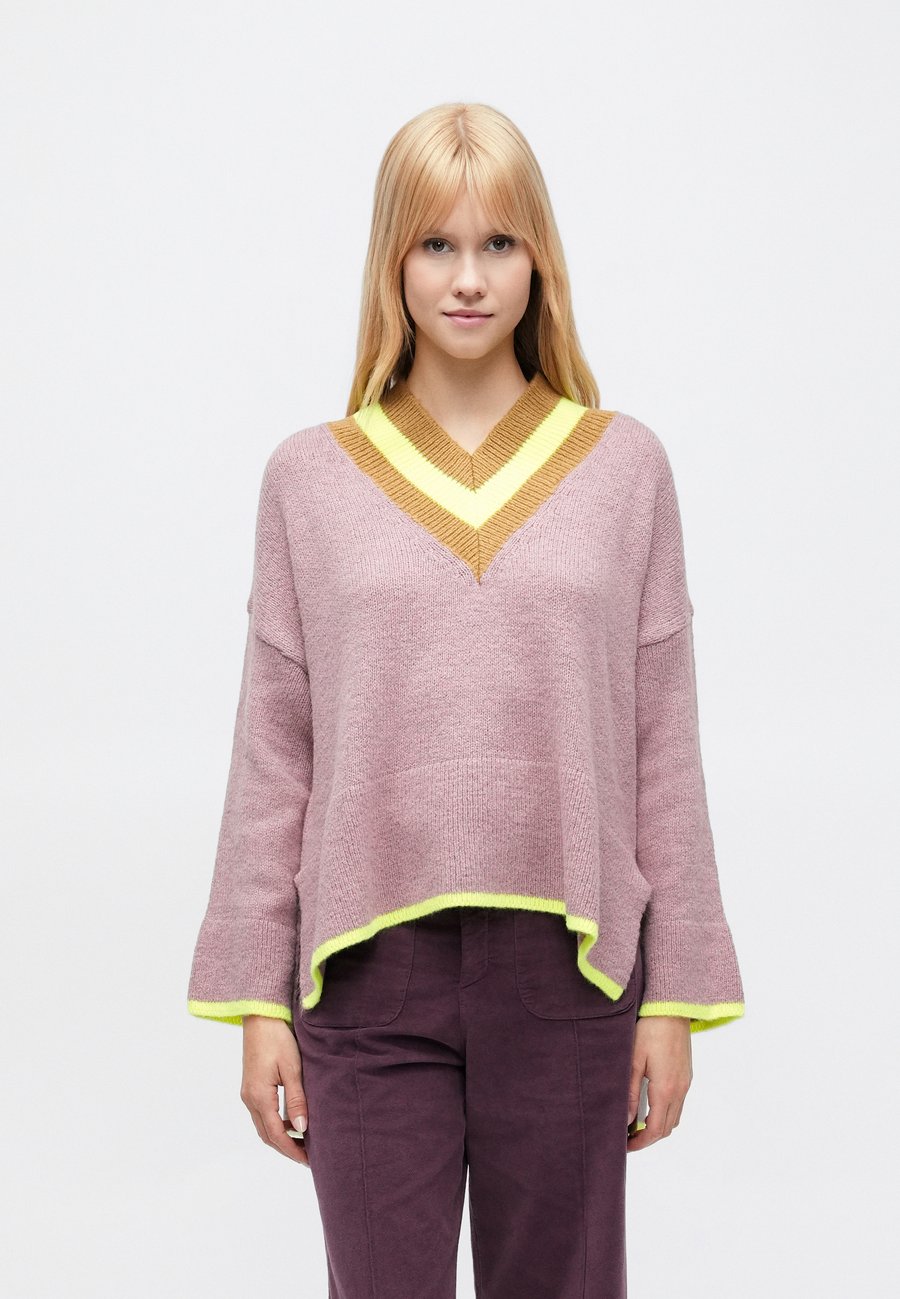 Джемпер Dr. Bloom SWEATER HUG, Rosa/Lilac
Джемпер Dr. Bloom SWEATER HUG, Rosa/Lilac