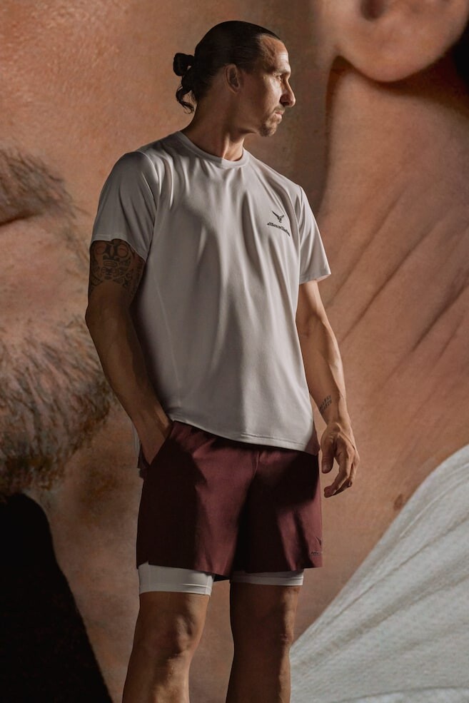 Двухслойные спортивные шорты из драймува H&M, красный
Двухслойные спортивные шорты из драймува H&M, красный