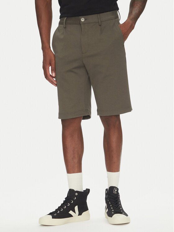 Шорты из ткани обычного кроя 30-506062 Lindbergh, зеленый
Шорты из ткани обычного кроя 30-506062 Lindbergh, зеленый