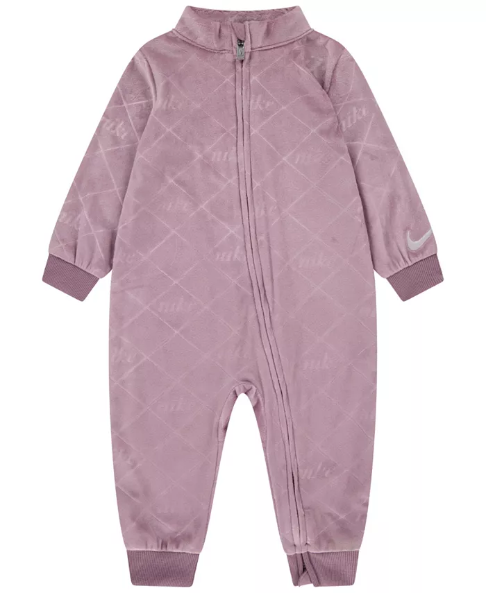 Детский комбинезон для девочек из велюра с монограммой Nike
Детский комбинезон для девочек из велюра с монограммой Nike