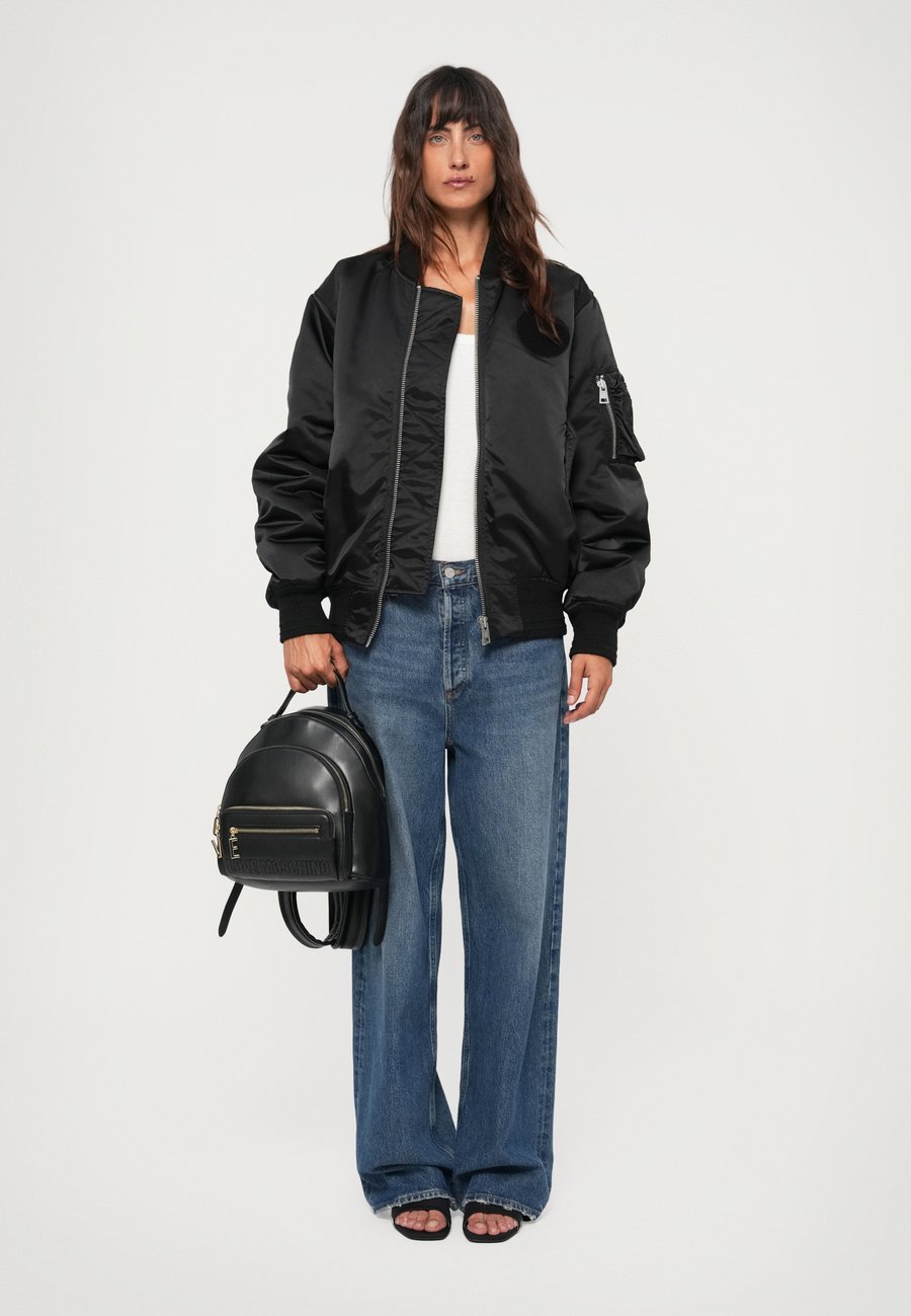 Рюкзак Love Moschino ZIPLINE, Black
Рюкзак Love Moschino ZIPLINE, Black