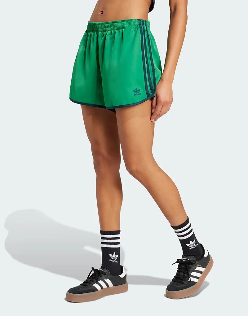 Шорты-спринтеры adidas Originals с тремя полосками зеленого цвета
Шорты-спринтеры adidas Originals с тремя полосками зеленого цвета