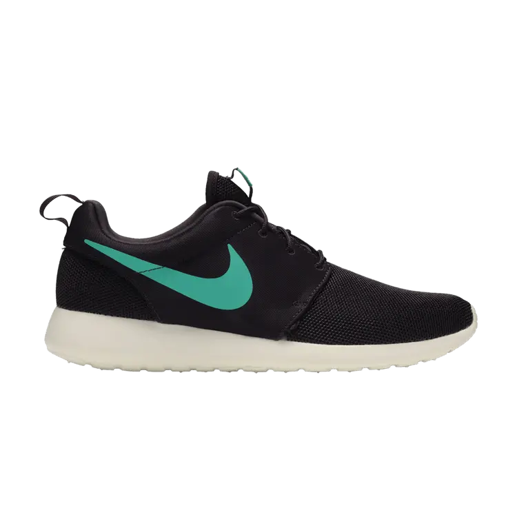 Кроссовки Nike Roshe One 'Black Emerald', черный
Кроссовки Nike Roshe One 'Black Emerald', черный