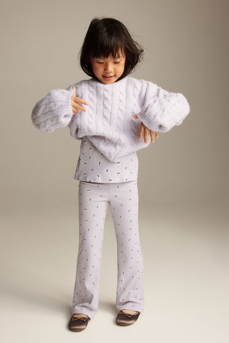 Расклешенные леггинсы H&M, фиолетовый
Расклешенные леггинсы H&M, фиолетовый