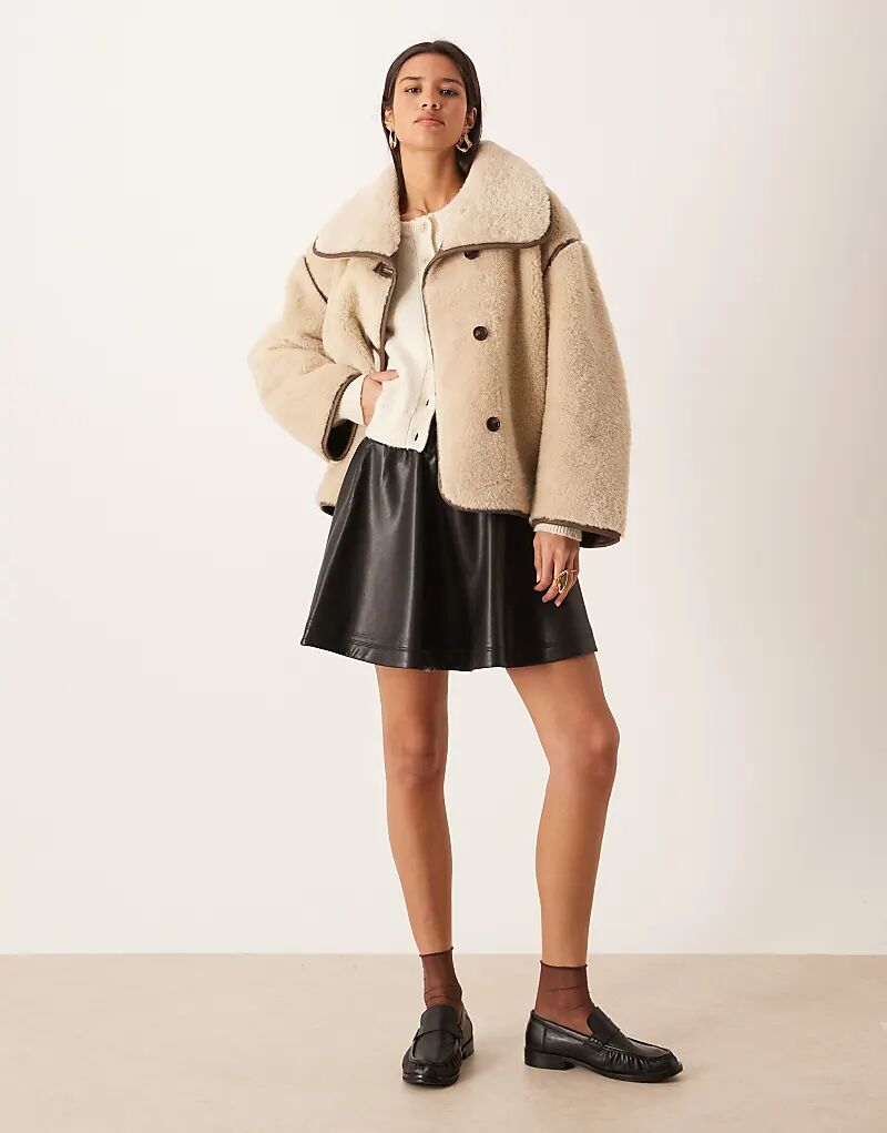 Мини-юбка Gina Tricot из искусственной кожи черного цвета
Мини-юбка Gina Tricot из искусственной кожи черного цвета