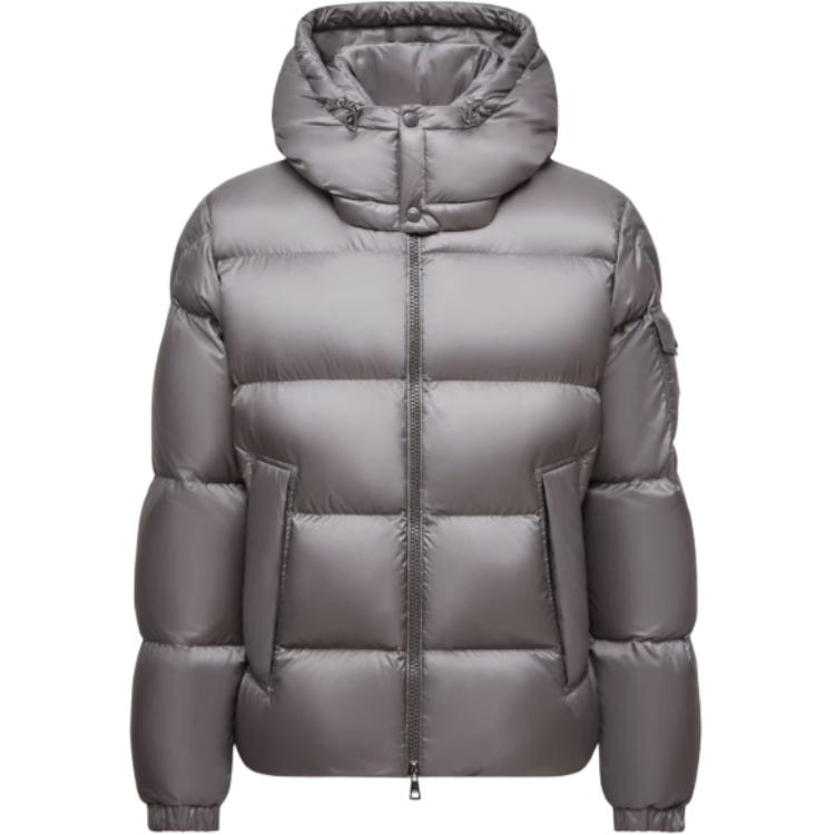 Moncler Курьерская утепленная куртка с капюшоном, Gray
Moncler Курьерская утепленная куртка с капюшоном, Gray