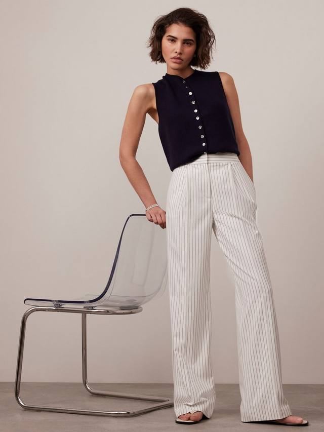 Сшитые на заказ брюки в тонкую полоску Mint Velvet, слоновая кость
Сшитые на заказ брюки в тонкую полоску Mint Velvet, слоновая кость