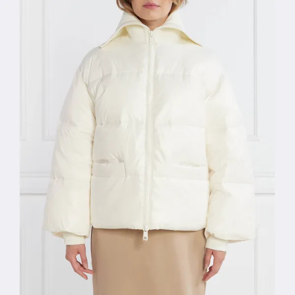 Пуховик стандартного кроя Armani Exchange, белый
Пуховик стандартного кроя Armani Exchange, белый