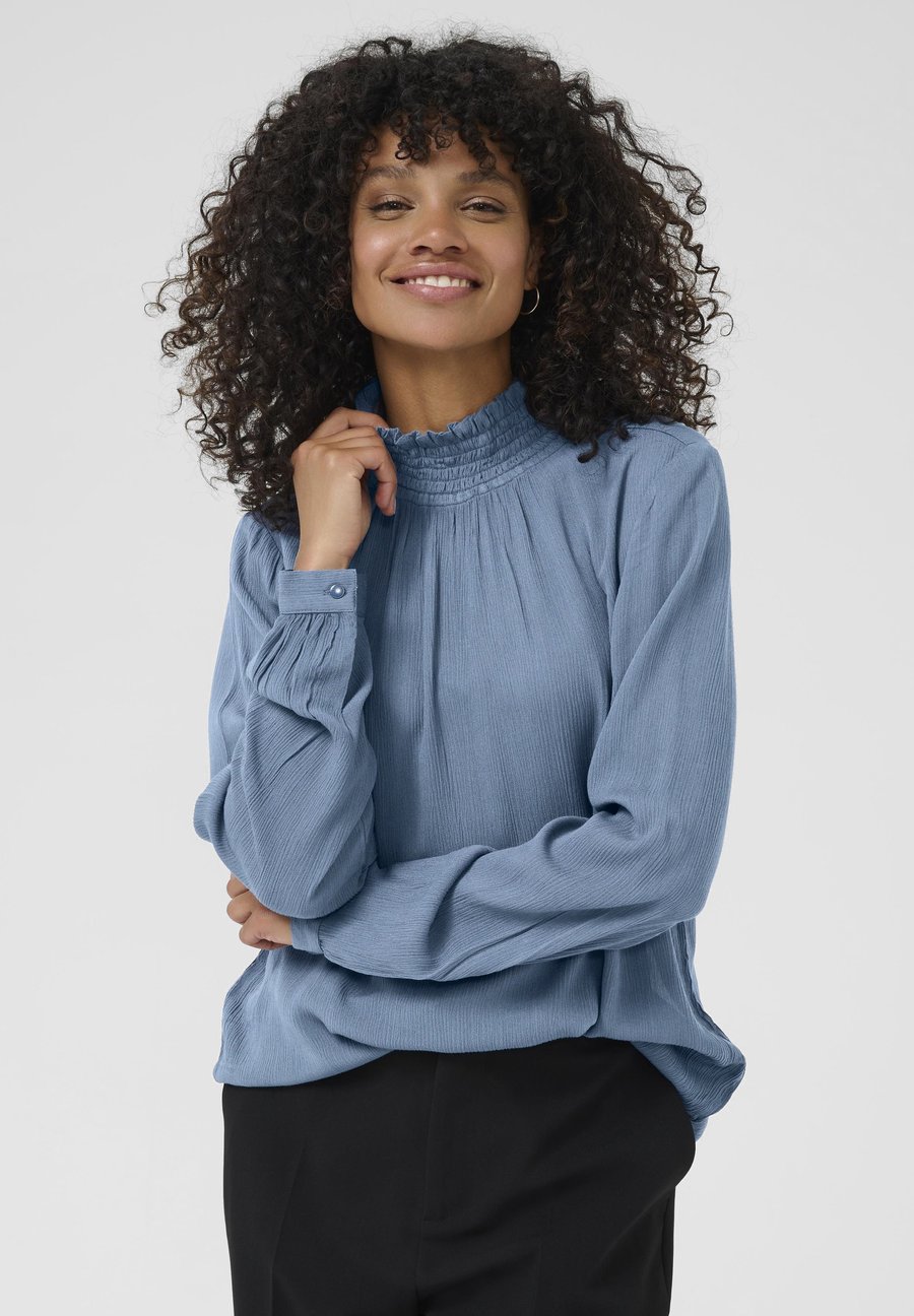 Блуза Kaffe TRINE , Bering Sea/Light Blue
Блуза Kaffe TRINE , Bering Sea/Light Blue