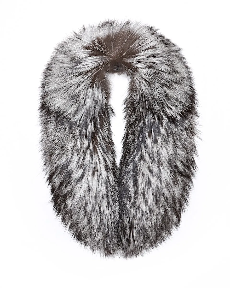 Воротник из меха чернобурой лисы Maximilian, темно-серый
Воротник из меха чернобурой лисы Maximilian, темно-серый