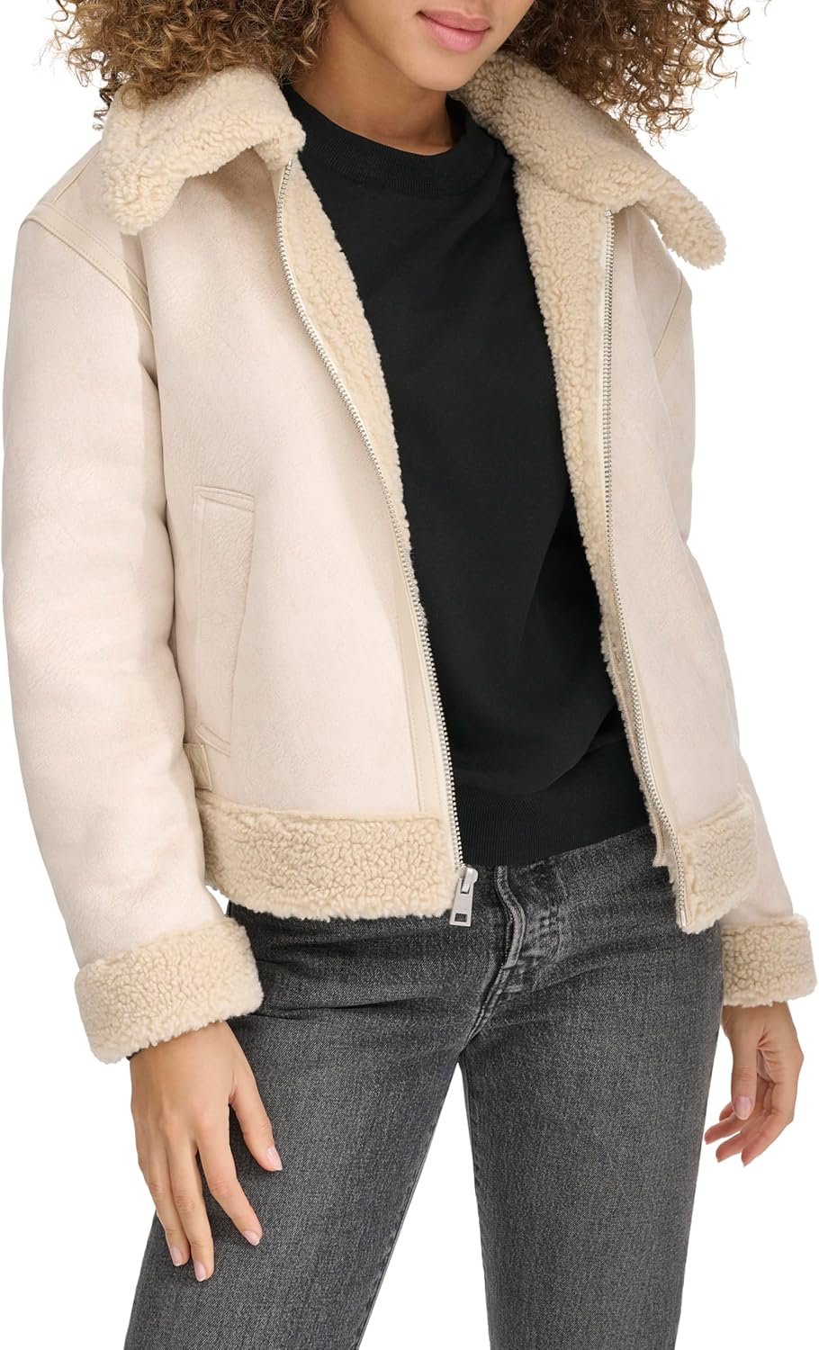 Levi's Женская куртка-авиатор из искусственной овчины, Almond Milk Faux Shearling 
Levi's Женская куртка-авиатор из искусственной овчины, Almond Milk Faux Shearling