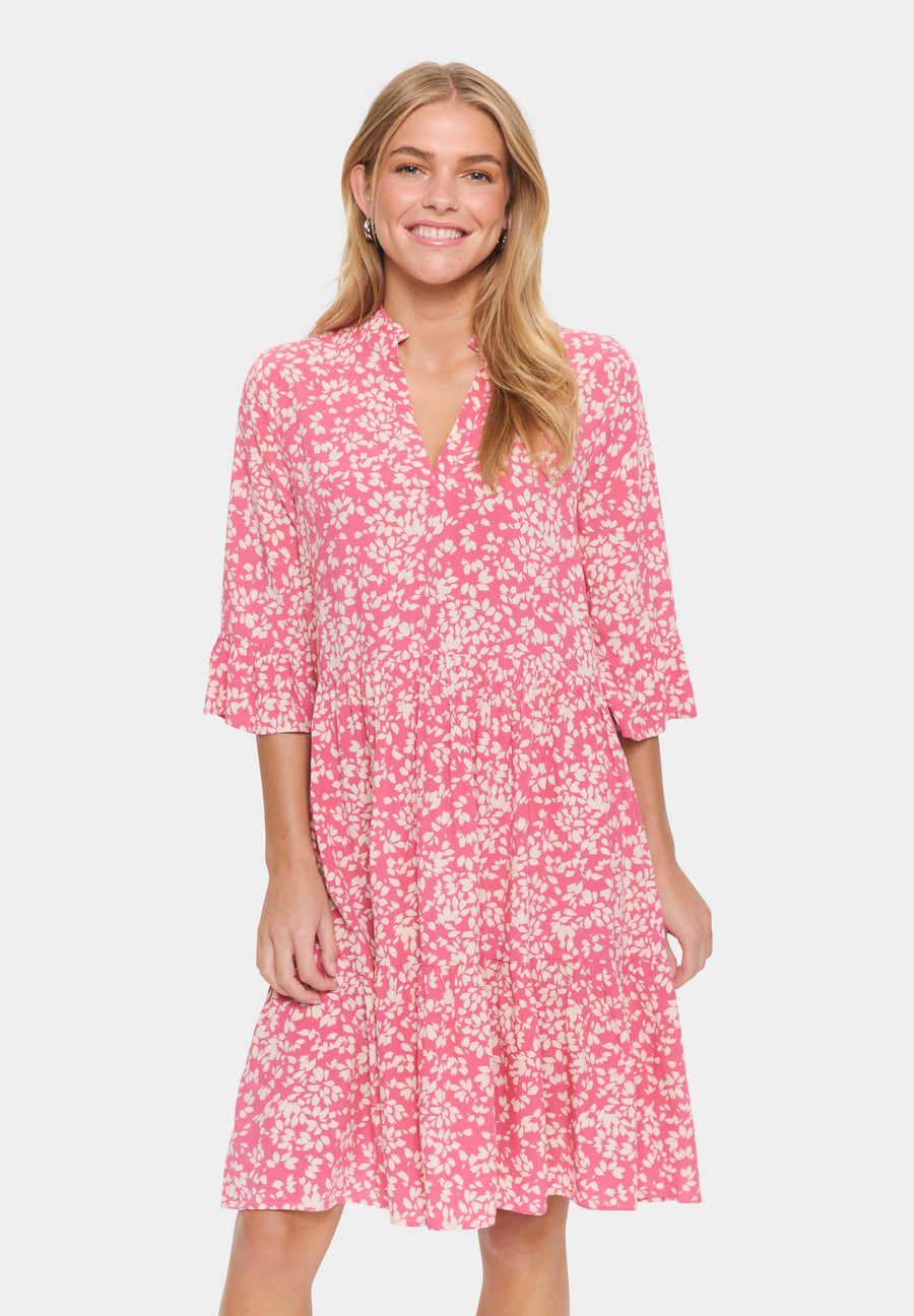 Платье Saint Tropez EDASZ, Fruit Dove Blooming/Pink
Платье Saint Tropez EDASZ, Fruit Dove Blooming/Pink