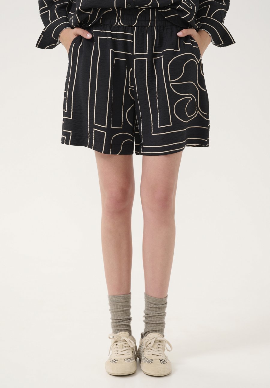 Шорты My Essential Wardrobe Shorts, Black Aop/Black
Шорты My Essential Wardrobe Shorts, Black Aop/Black