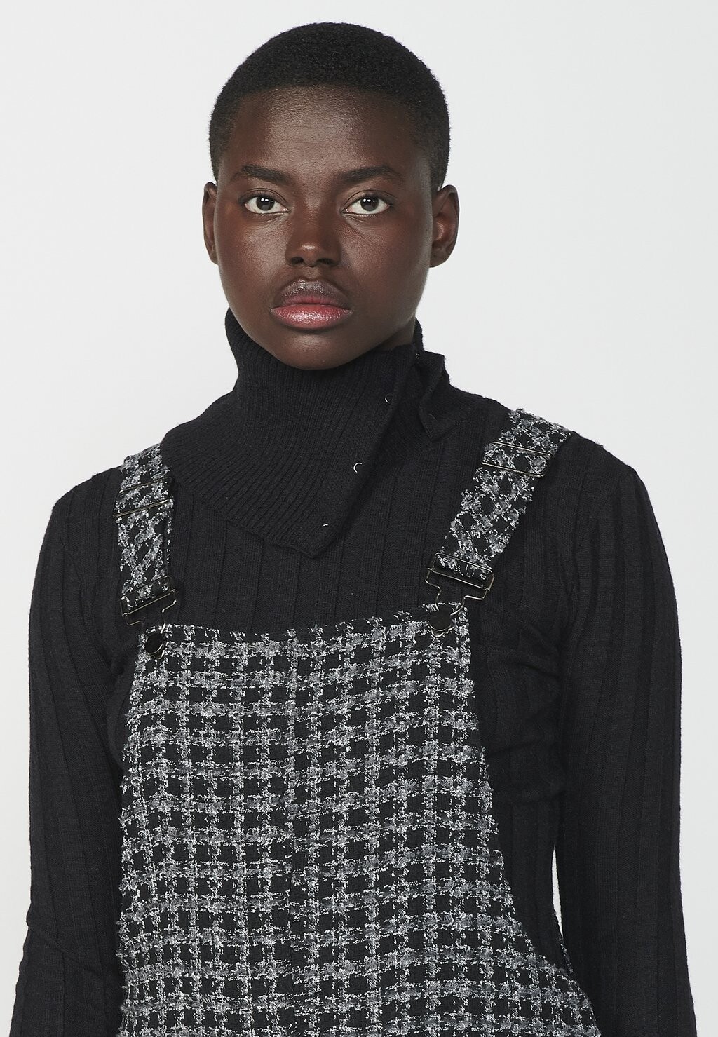 Повседневное платье STRAP Koroshi, черный
Повседневное платье STRAP Koroshi, черный