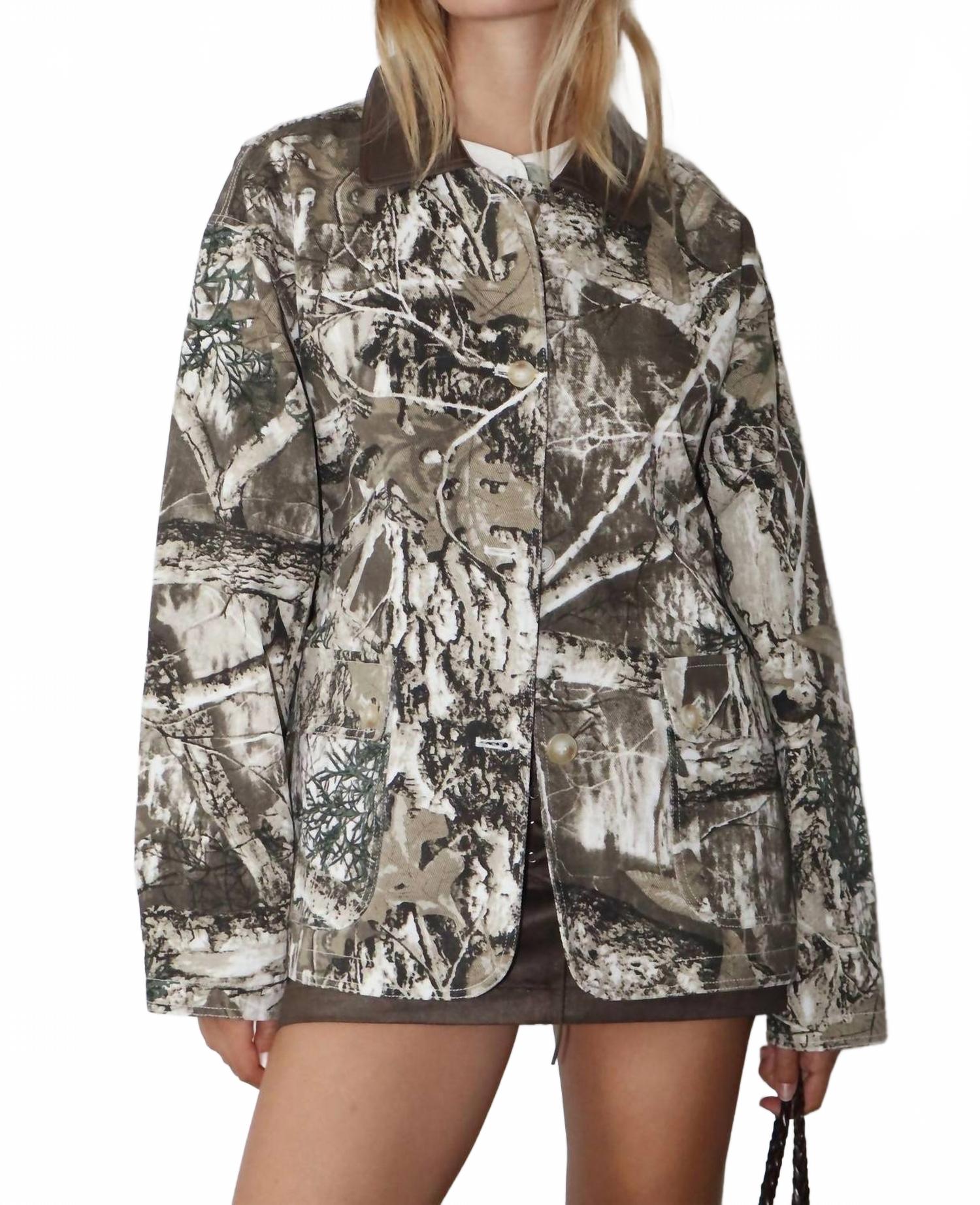 Куртка Barn Jacket с камуфляжным принтом Bailey Rose, camo print
Куртка Barn Jacket с камуфляжным принтом Bailey Rose, camo print