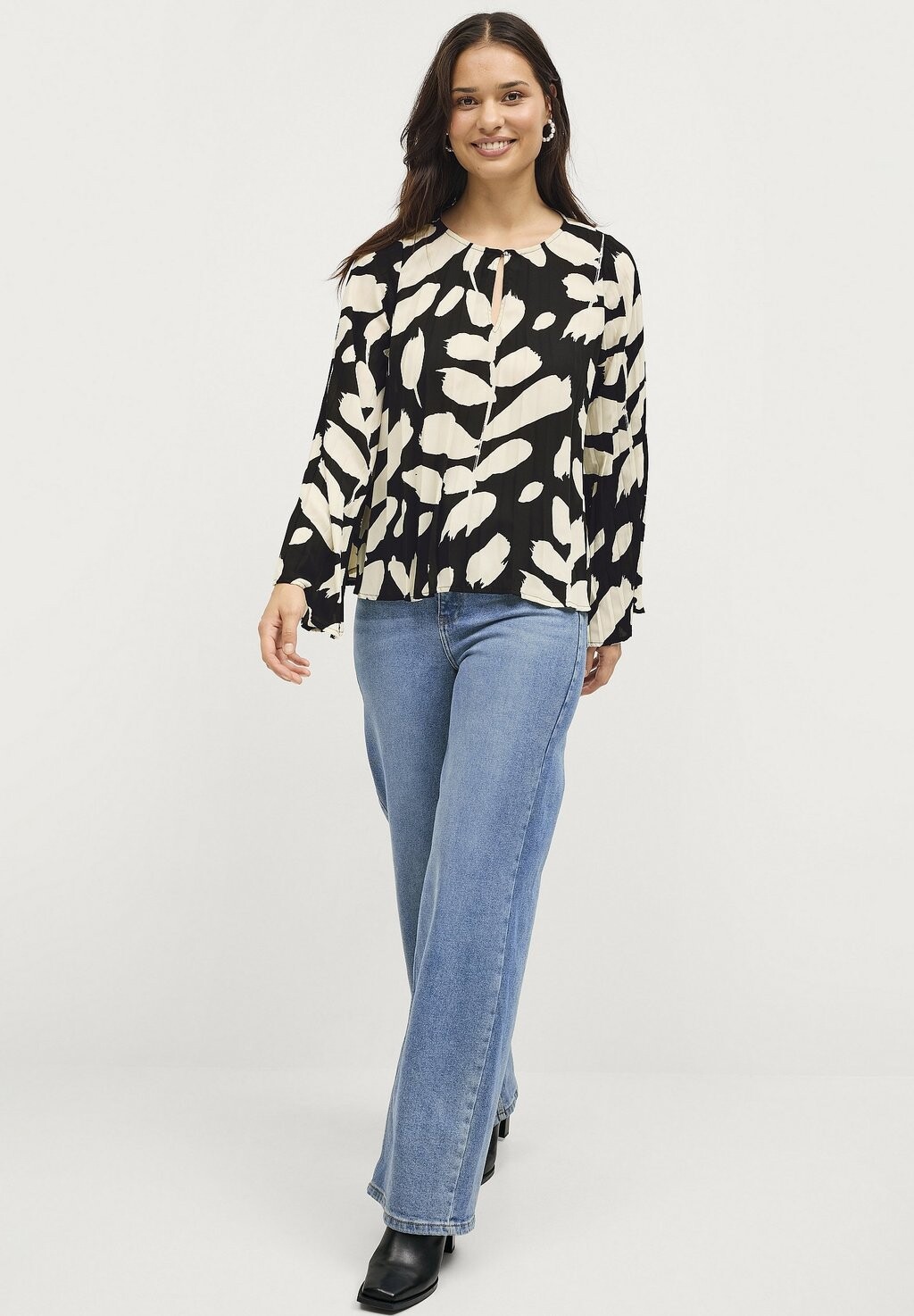Блузка Ellos Collection, цвет schwarz weiß gemustert
Блузка Ellos Collection, цвет schwarz weiß gemustert