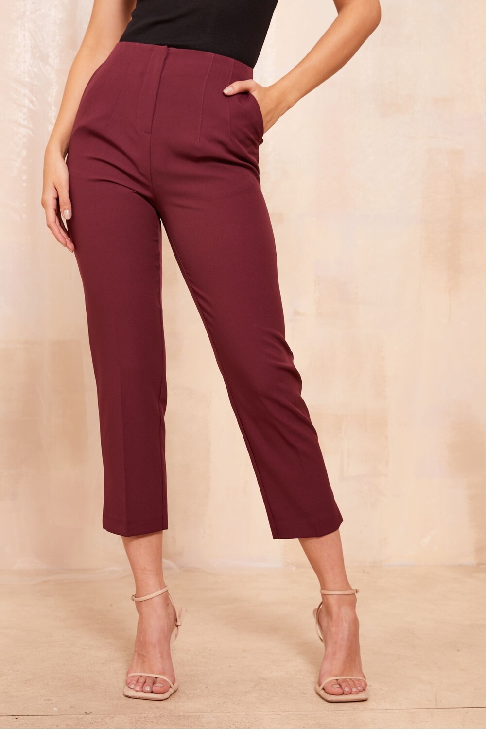 Сшитые на заказ брюки длиной до щиколотки, подходящие к костюму Friends Like These, красный
Сшитые на заказ брюки длиной до щиколотки, подходящие к костюму Friends Like These, красный