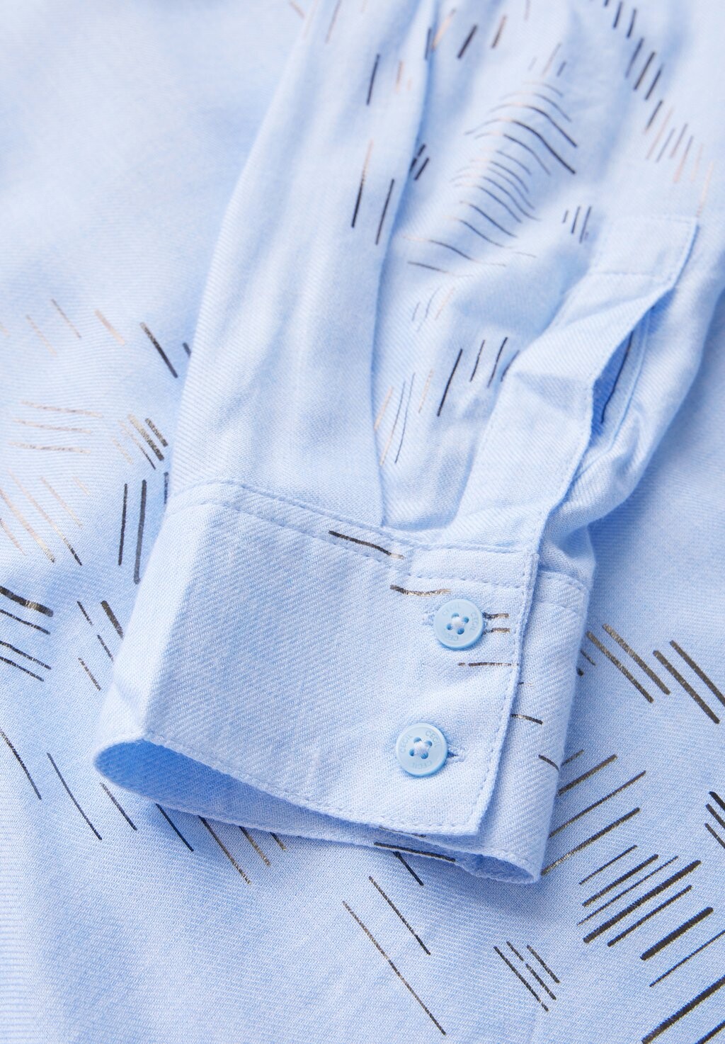 Блуза MIT FOLIENPRINT Cecil, сине-серый
Блуза MIT FOLIENPRINT Cecil, сине-серый