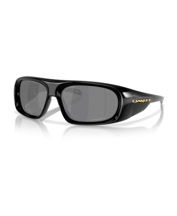 Стильные солнцезащитные очки для активного отдыха на природе Oakley, черный
Стильные солнцезащитные очки для активного отдыха на природе Oakley, черный