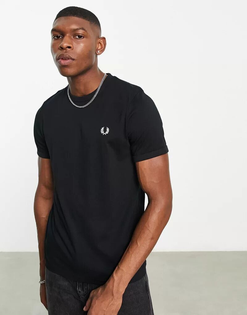 Черная борцовская футболка Fred Perry
Черная борцовская футболка Fred Perry