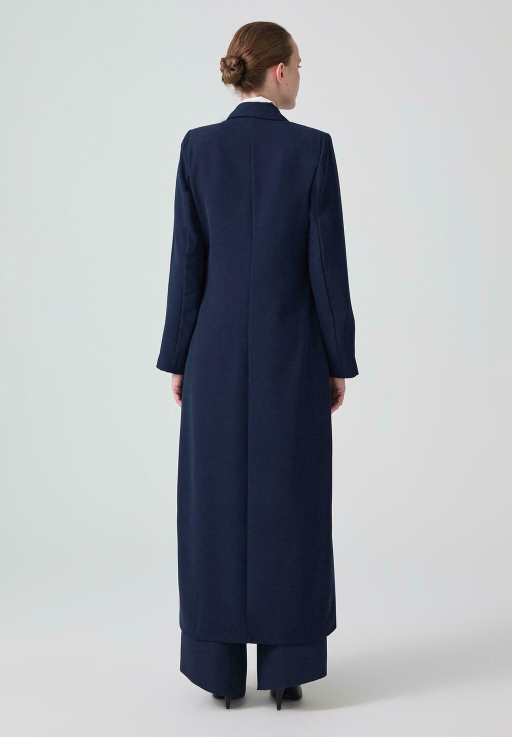Классическое пальто LONG CREPE Touché Privé, темно-синий
Классическое пальто LONG CREPE Touché Privé, темно-синий