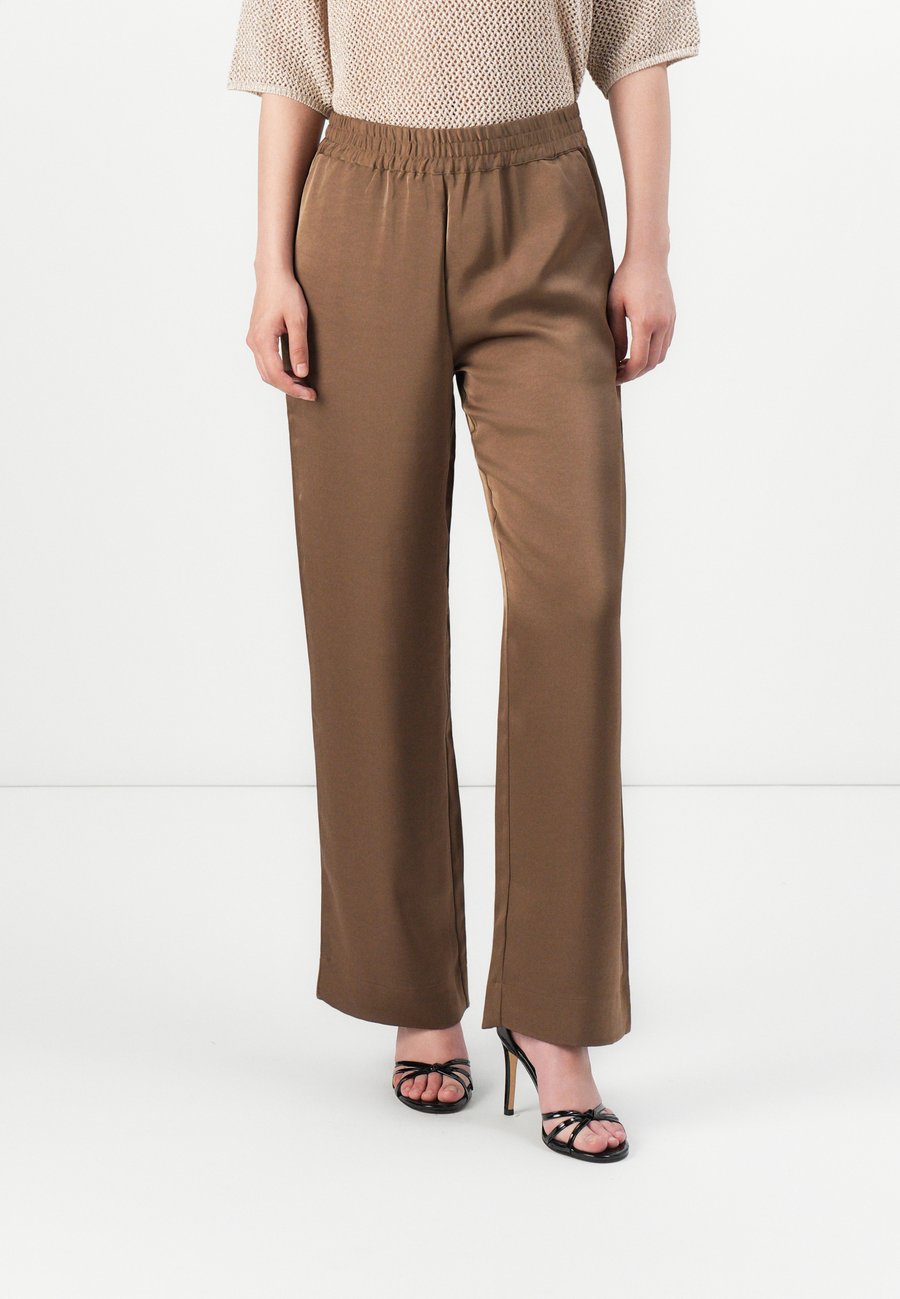 Брюки Bruuns Bazaar BECKIA ZALIA PANTS, Morel/Brown
Брюки Bruuns Bazaar BECKIA ZALIA PANTS, Morel/Brown