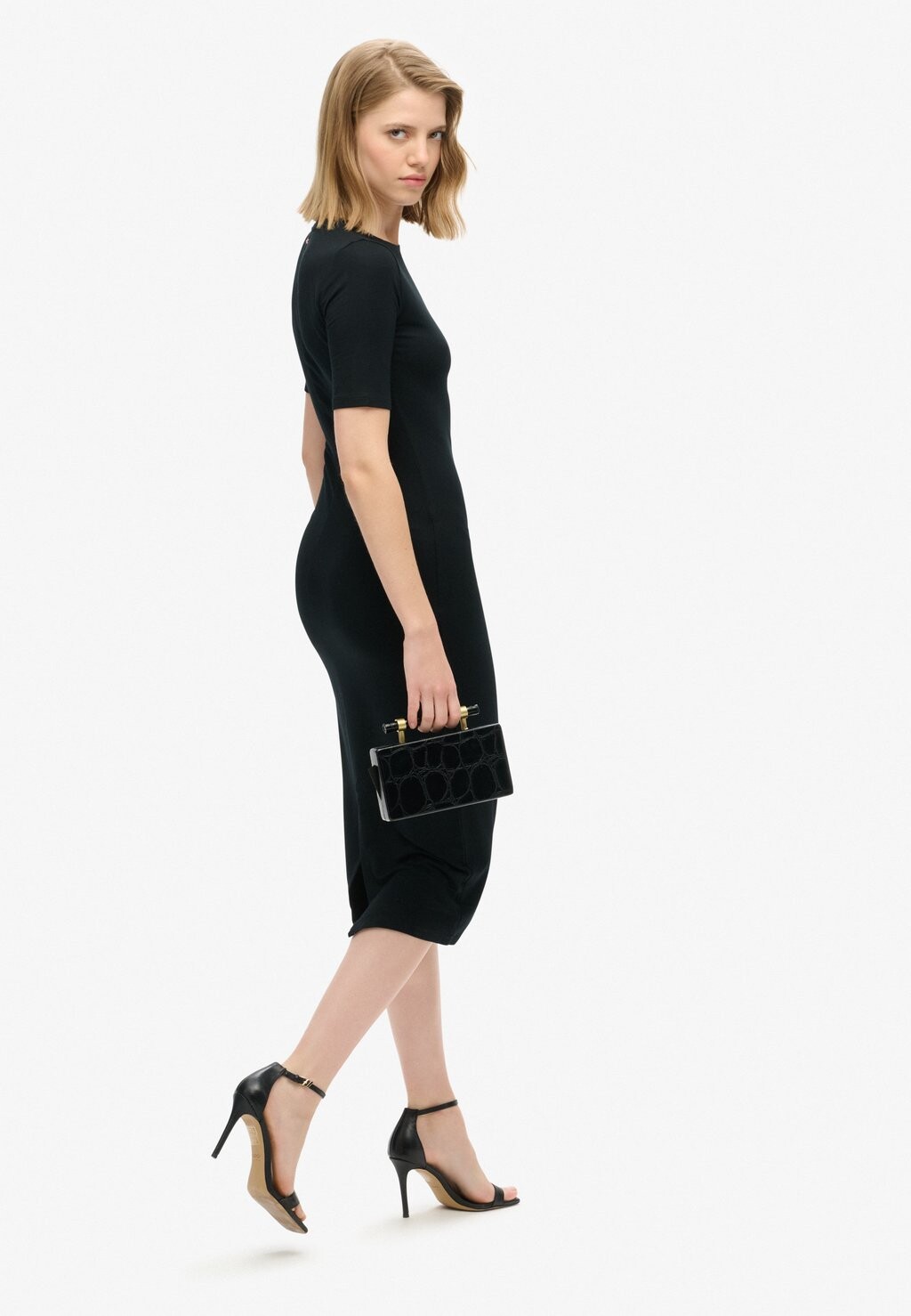 Платье-футляр SHORT SLEEVE Superdry, черный
Платье-футляр SHORT SLEEVE Superdry, черный