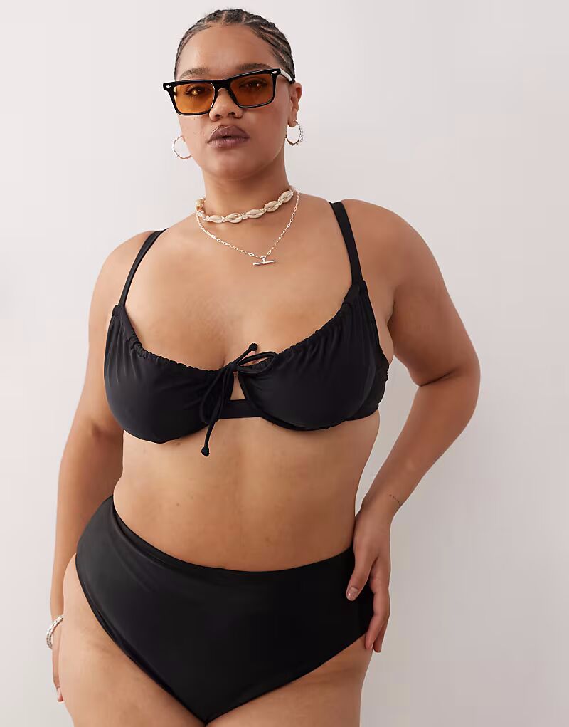 COLLUSION изогнутый микс-топ бикини на косточках черного цвета
COLLUSION изогнутый микс-топ бикини на косточках черного цвета