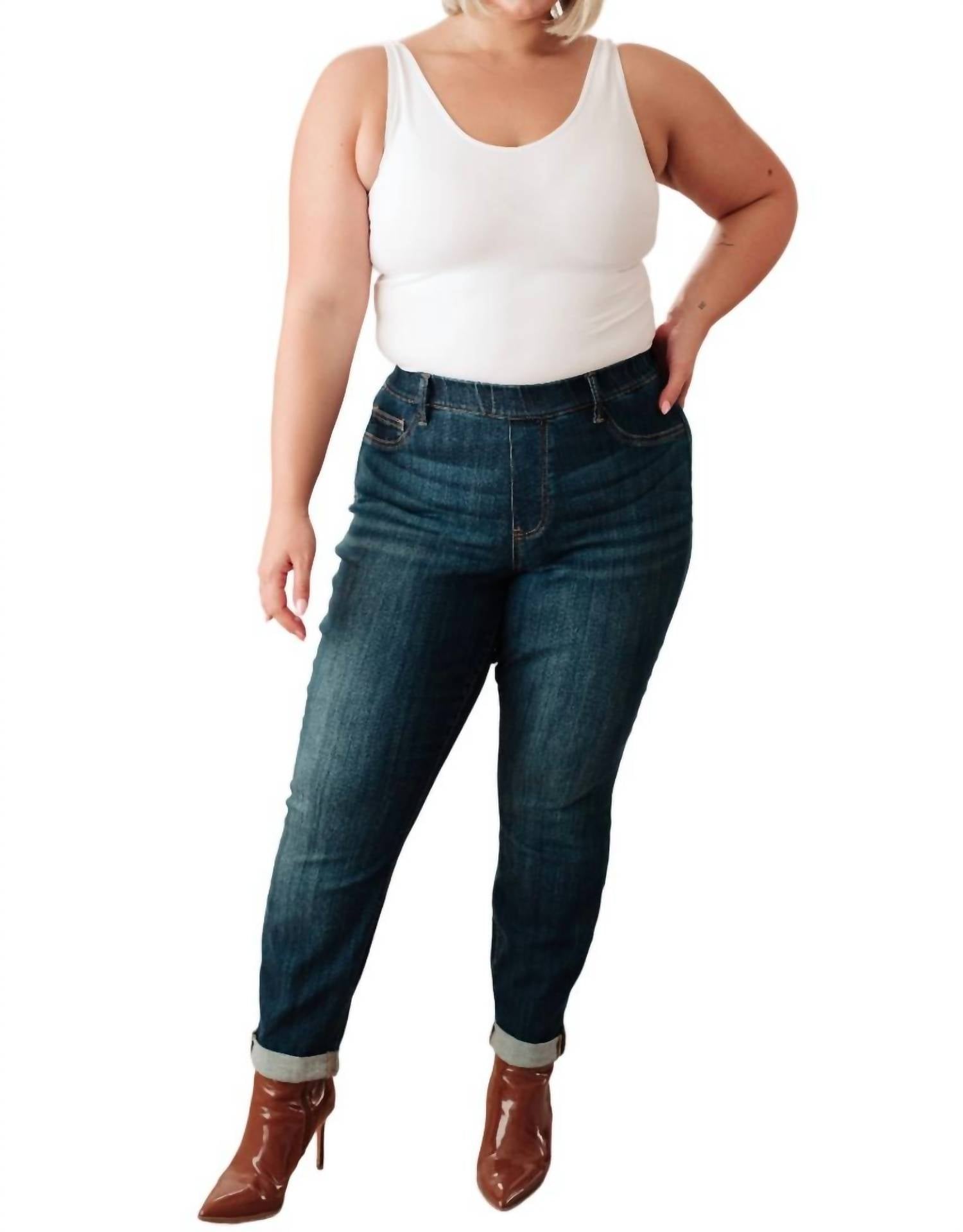 Джинсы с высокой посадкой и двойными манжетами, узкие, темного цвета Judy Blue, цвет dark wash
Джинсы с высокой посадкой и двойными манжетами, узкие, темного цвета Judy Blue, цвет dark wash