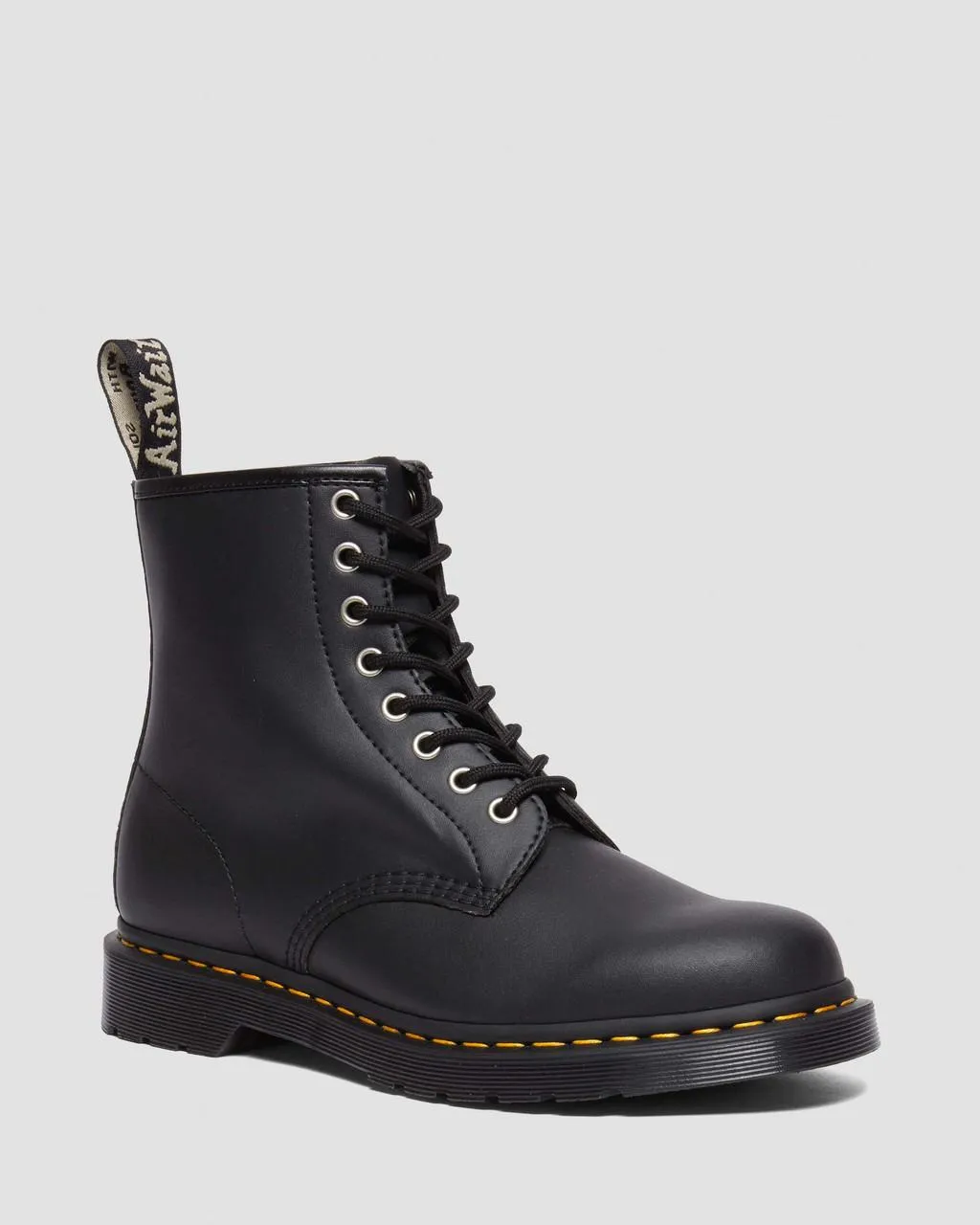 Dr. Martens 1460 Genix Наппа Ботинки из мелиорированной кожи на шнуровке, цвет Black — Genix Nappa
Dr. Martens 1460 Genix Наппа Ботинки из мелиорированной кожи на шнуровке, цвет Black — Genix Nappa