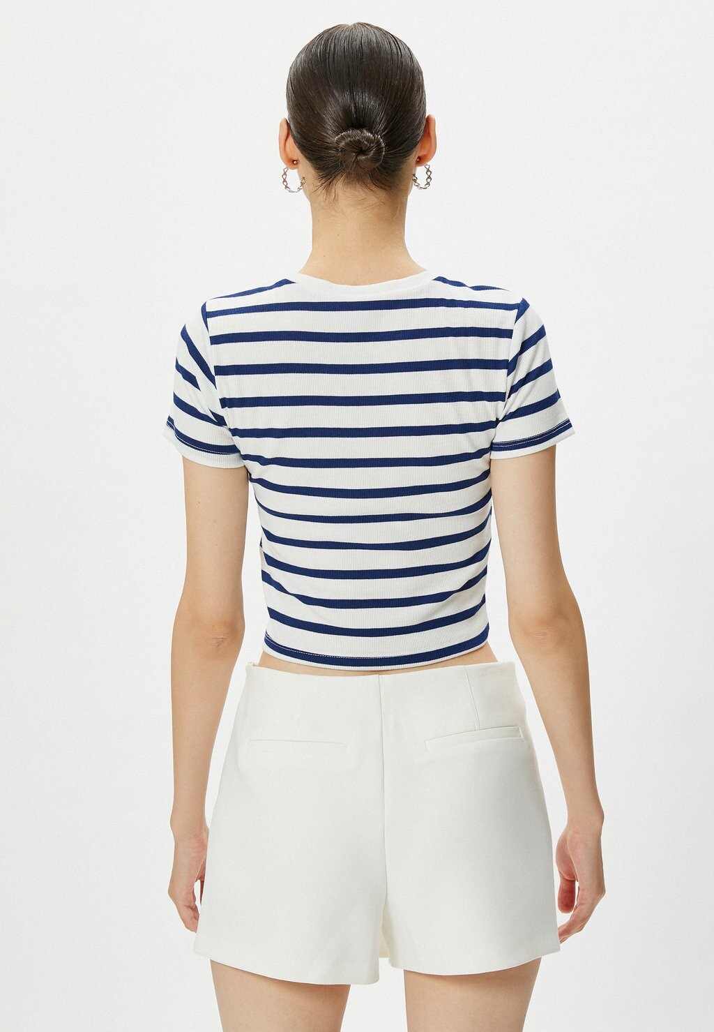 Футболка с принтом CROP SHORT SLEEVE CREW NECK BLEND Koton, темно-синий
Футболка с принтом CROP SHORT SLEEVE CREW NECK BLEND Koton, темно-синий