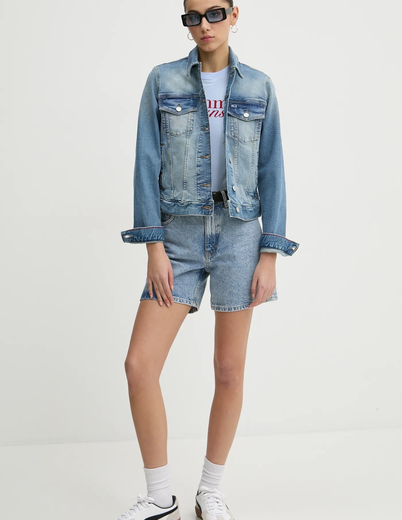 Джинсовая куртка Tommy Jeans, синий
Джинсовая куртка Tommy Jeans, синий