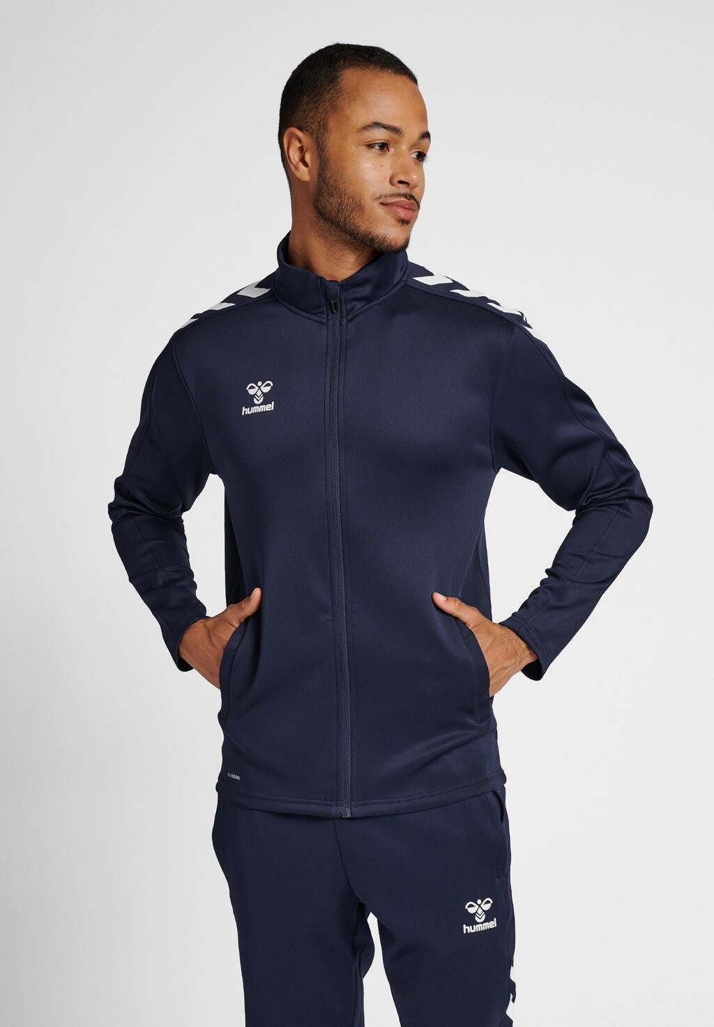 Спортивная куртка Hummel, Черный, Спортивная куртка Hummel
Спортивная куртка Hummel, Черный, Спортивная куртка Hummel