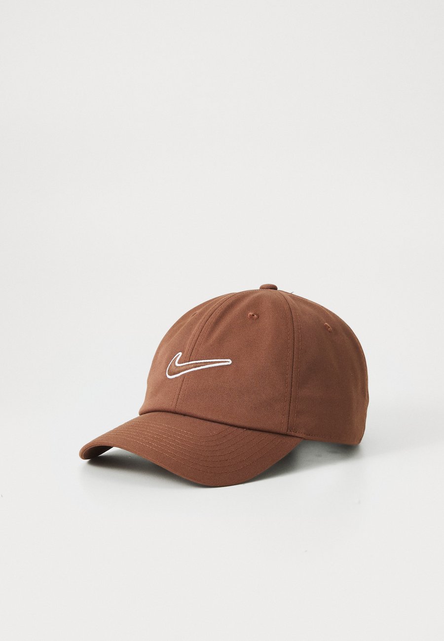 Бейсболка Nike Sportswear CLUB UNISEX, Fauna Brown/Brown
Бейсболка Nike Sportswear CLUB UNISEX, Fauna Brown/Brown