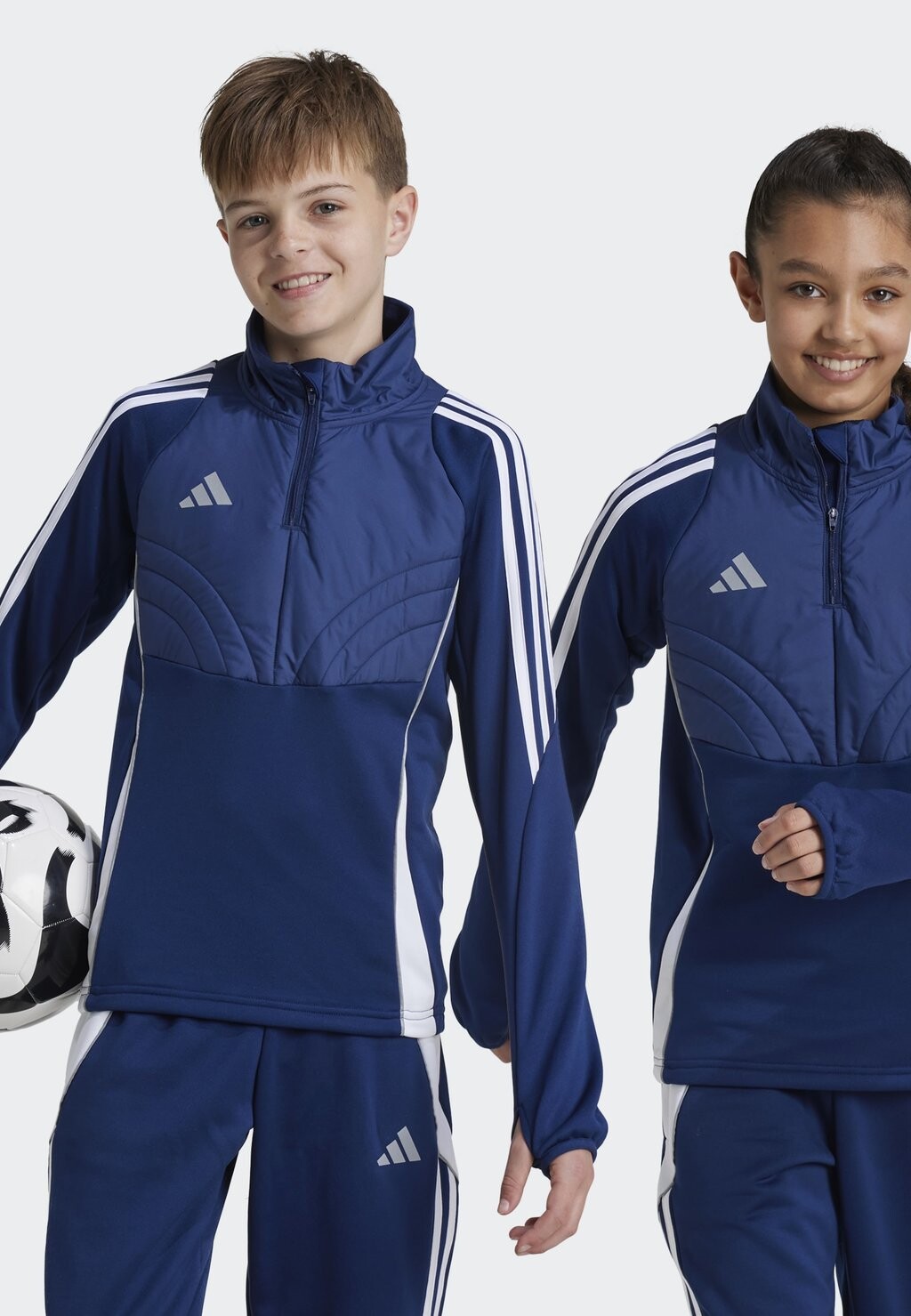 Толстовка TIRO 24 WINTERIZED adidas, темно-синий
Толстовка TIRO 24 WINTERIZED adidas, темно-синий